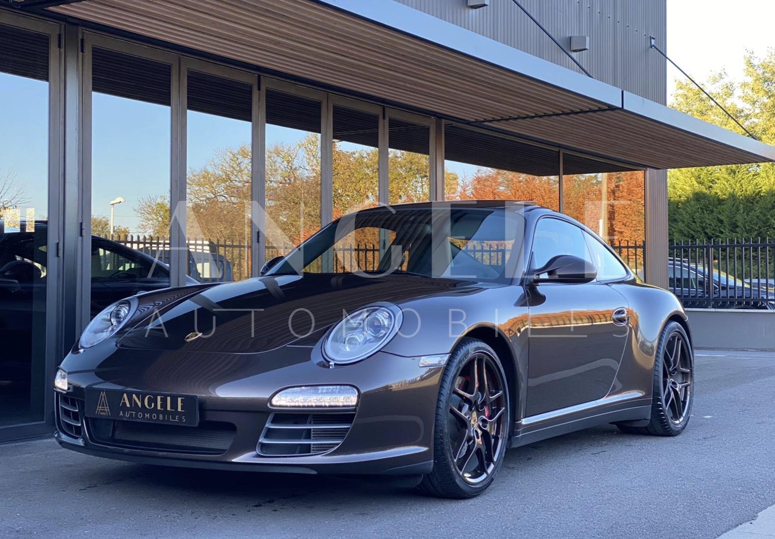 PORSCHE 911 CARRERA 4S