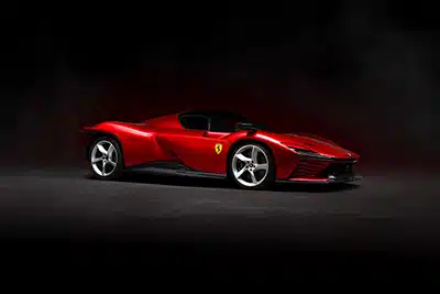 angele automobiles photo ferrari rouge fond noir