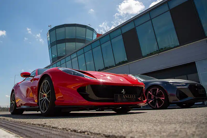 angele automobiles piste voitures ferrari rouge audi