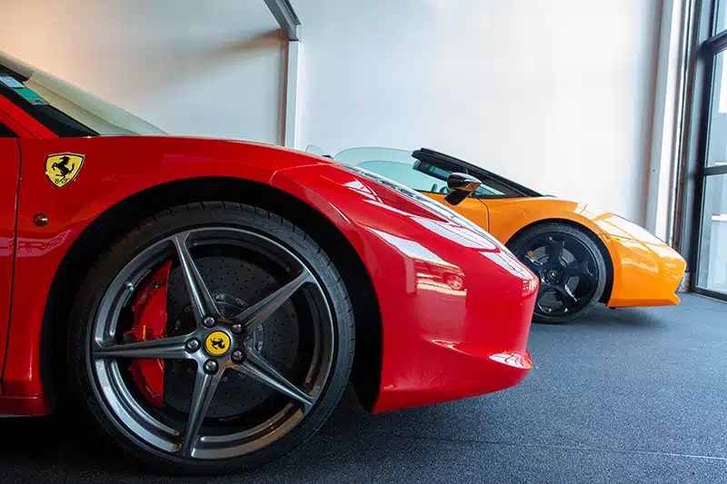 angele automobiles voitures ferrari rouge lamborghini jaune