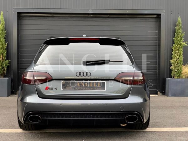 AUDI RS4 (4E GENERATION) AVANT – Image 2
