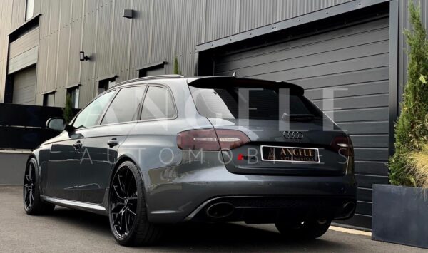 AUDI RS4 (4E GENERATION) AVANT – Image 13