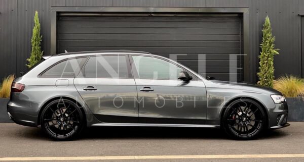 AUDI RS4 (4E GENERATION) AVANT – Image 11