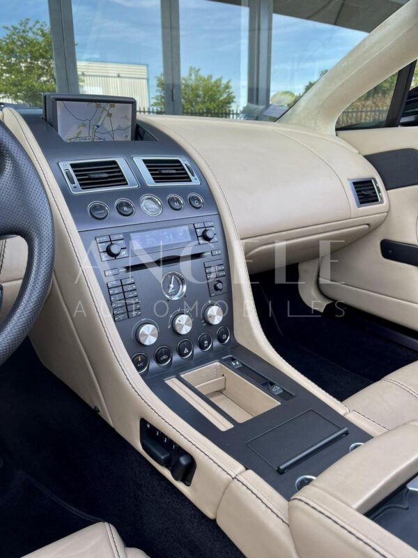 ASTON MARTIN VANTAGE – Image 9