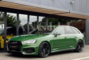 AUDI RS4 V