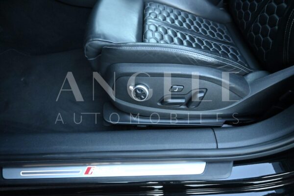 AUDI RS4 – Image 9