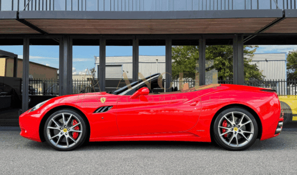 FERRARI CALIFORNIA ROSSO SCUDERIA TOULOUSE ANGELE AUTOMOBILES