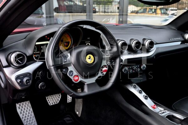 FERRARI F12 BERLINETTA ROSSO CORSA – Image 2