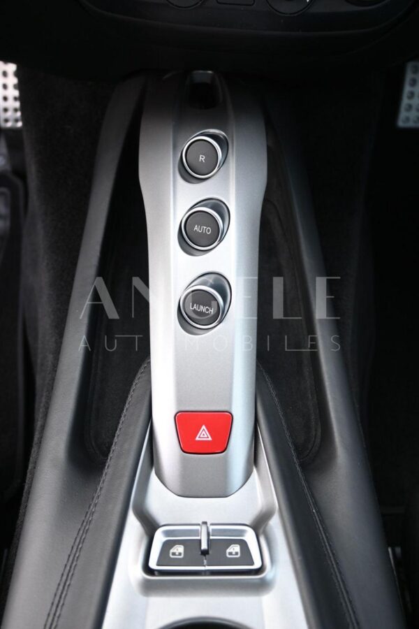 FERRARI F12 BERLINETTA ROSSO CORSA – Image 5