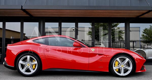 FERRARI F12 BERLINETTA ROSSO CORSA – Image 10