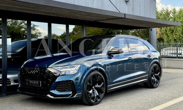 AUDI RSQ8