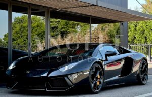 LAMBORGHINI AVENTADOR