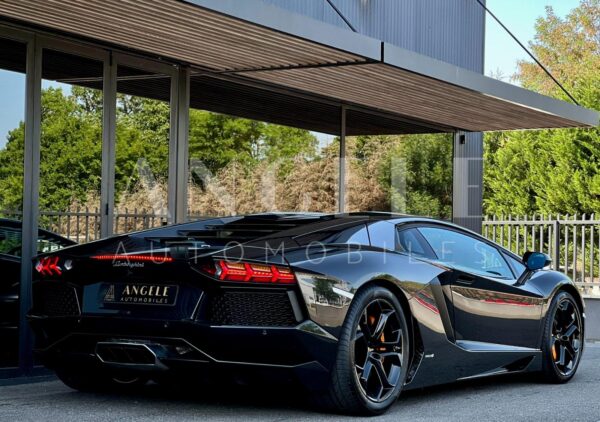 LAMBORGHINI AVENTADOR – Image 12
