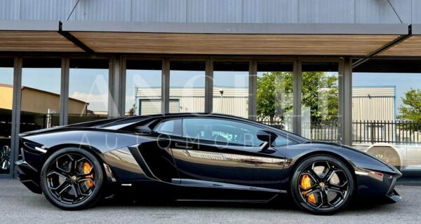 LAMBORGHINI AVENTADOR – Image 23