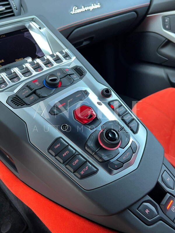 LAMBORGHINI AVENTADOR – Image 19