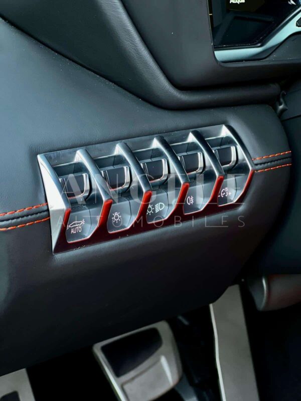LAMBORGHINI AVENTADOR – Image 22