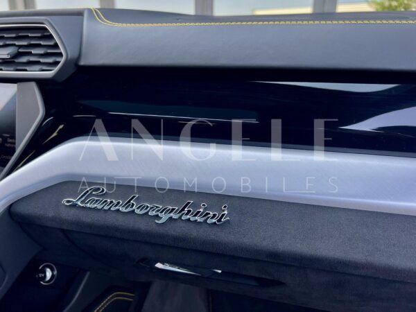 LAMBORGHINI URUS – Image 20