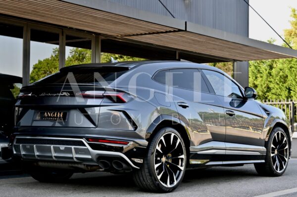 LAMBORGHINI URUS – Image 18