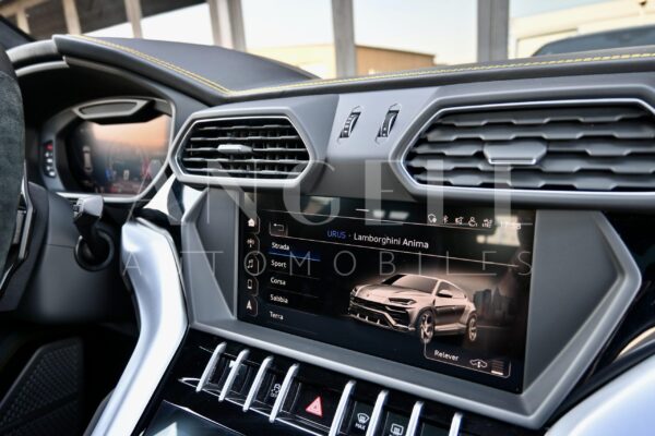 LAMBORGHINI URUS – Image 7