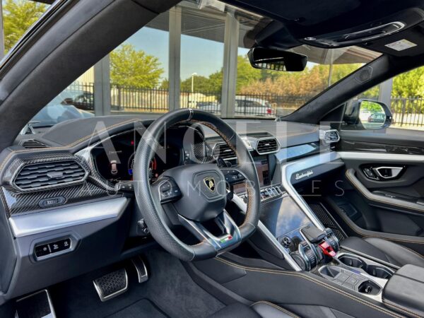 LAMBORGHINI URUS – Image 11