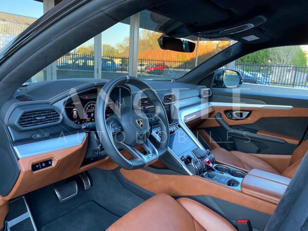 LAMBORGHINI URUS – Image 2