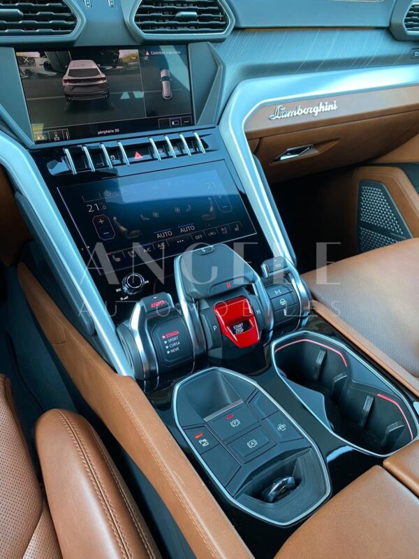 LAMBORGHINI URUS – Image 18