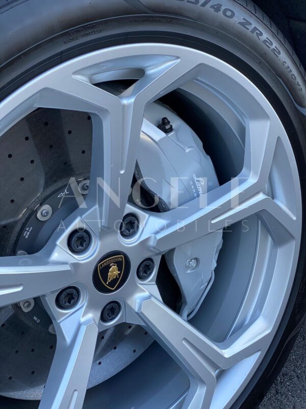 LAMBORGHINI URUS – Image 13