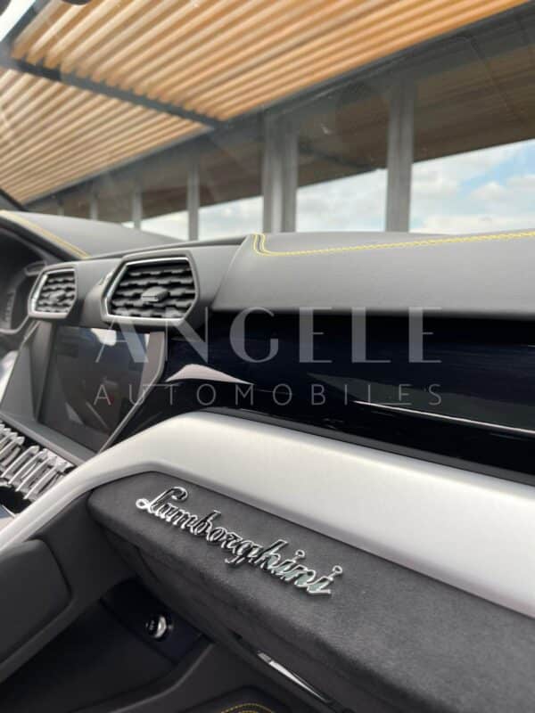LAMBORGHINI URUS – Image 3