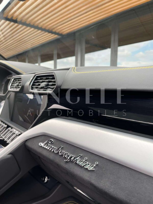 LAMBORGHINI URUS – Image 16