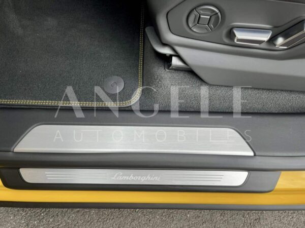 LAMBORGHINI URUS – Image 11