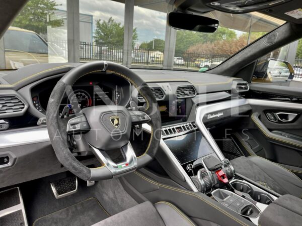 LAMBORGHINI URUS – Image 10