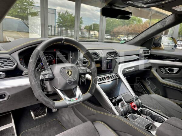 LAMBORGHINI URUS – Image 15