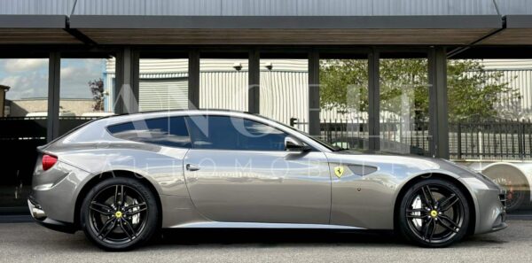 FERRARI FF – Image 13