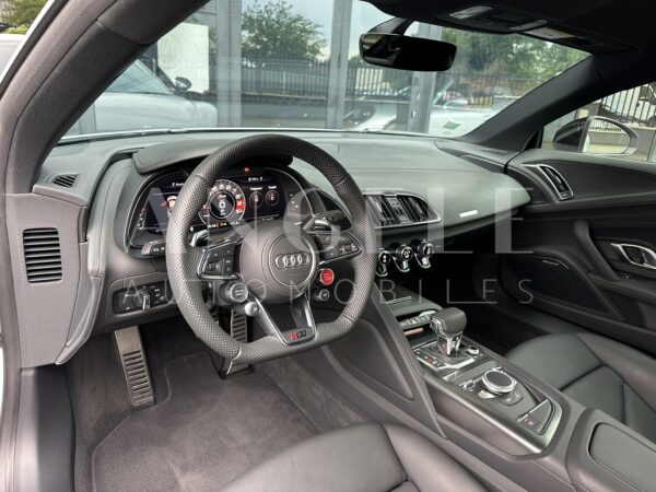 AUDI R8 – Image 10