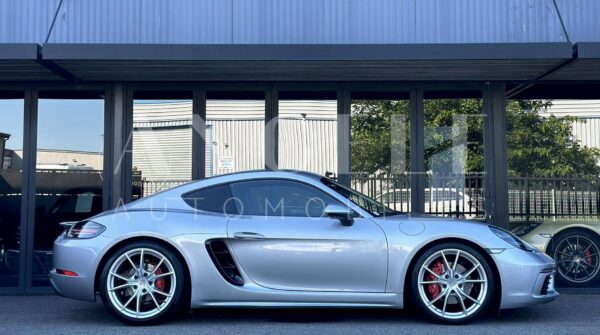 CAYMAN 718 – Image 8