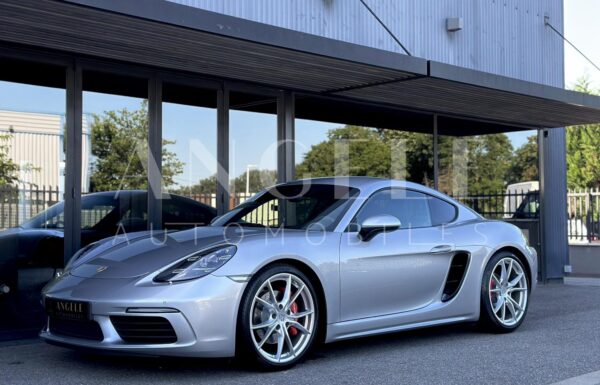 CAYMAN 718
