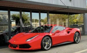 FERRARI 488
