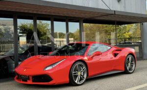 FERRARI 488