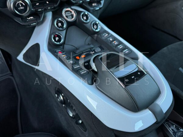 ASTON MARTIN VANTAGE – Image 18