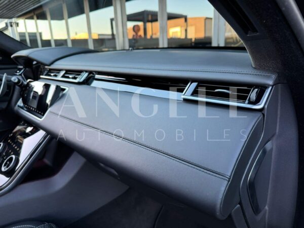 LAND ROVER VELAR – Image 12