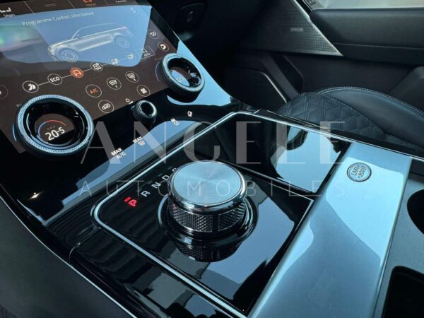 LAND ROVER VELAR – Image 13