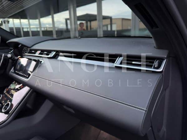 VELAR – Image 4