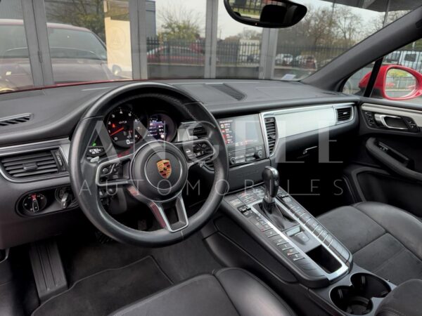 MACAN GTS – Image 11