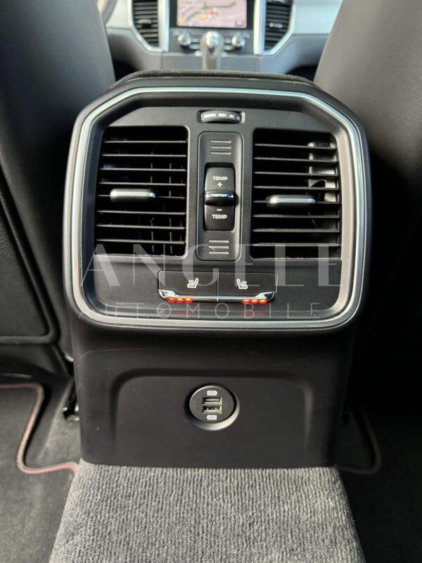MACAN GTS – Image 14