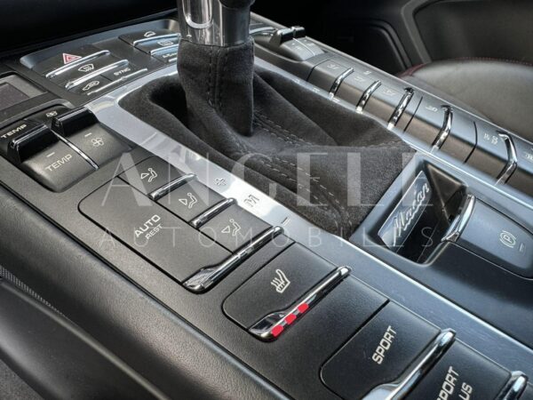 MACAN GTS – Image 20