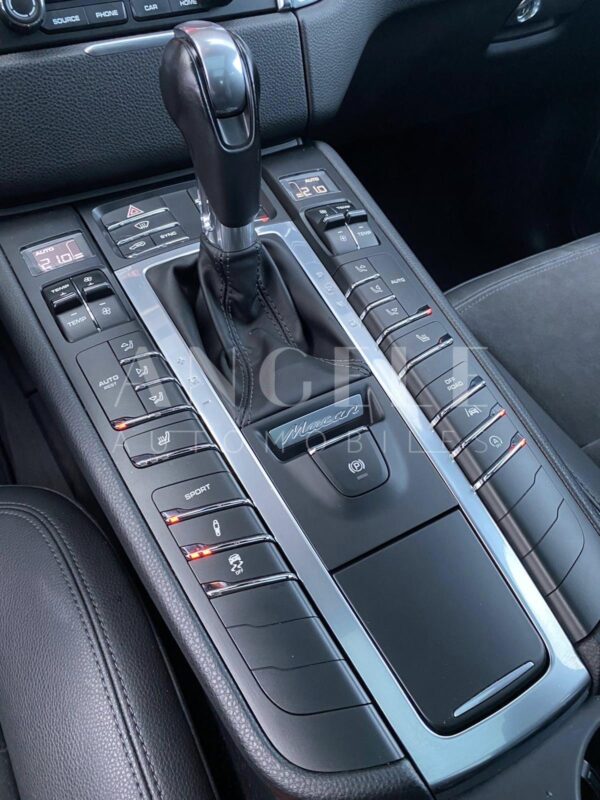 Porsche Macan 3.0 – Image 7