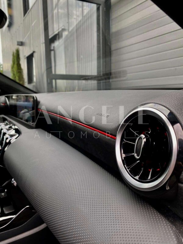 MERCEDES  A35 AMG – Image 21