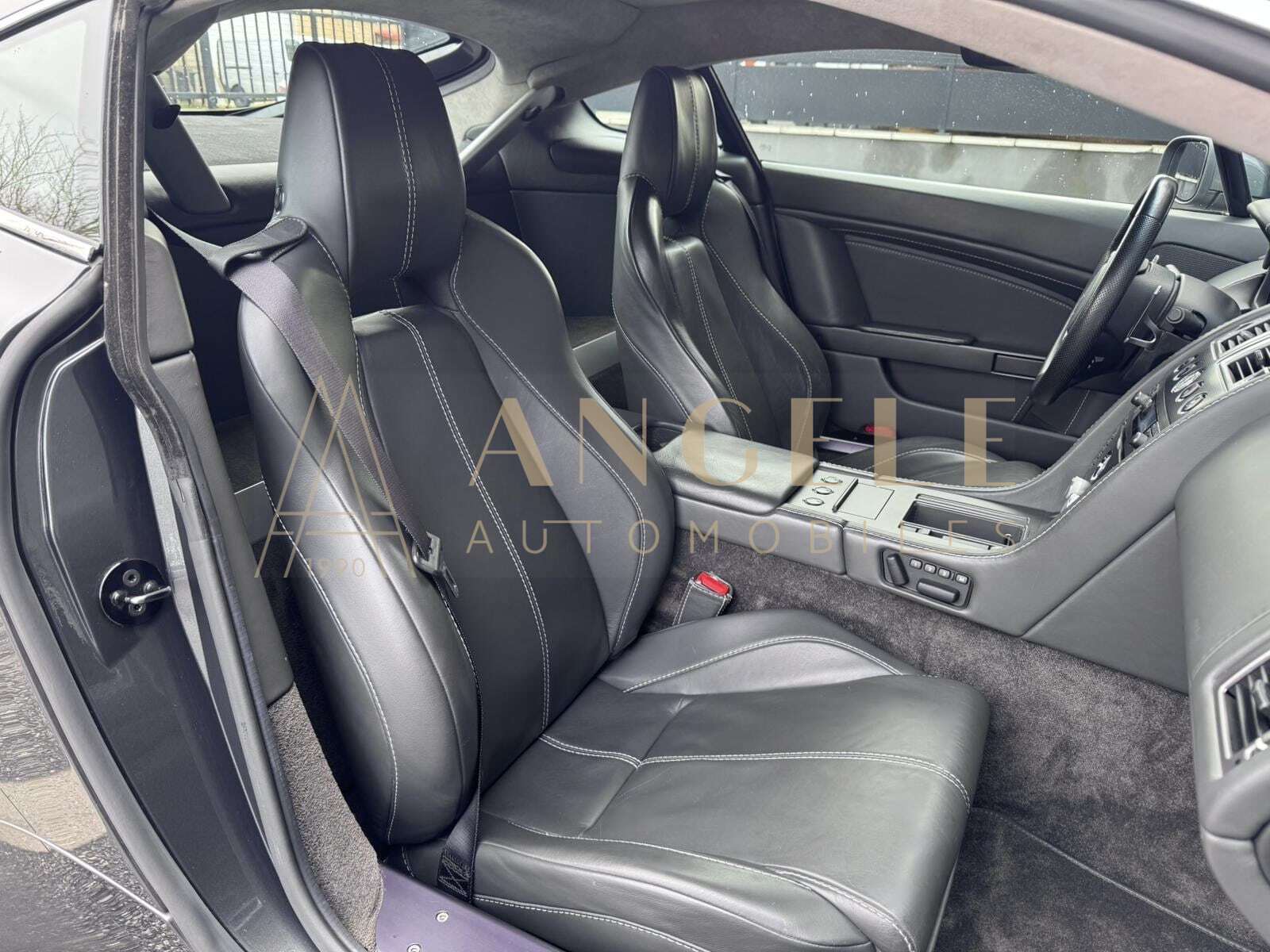 ASTON MARTIN VANTAGE TOULOUSE ANGELE AUTOMOBILES