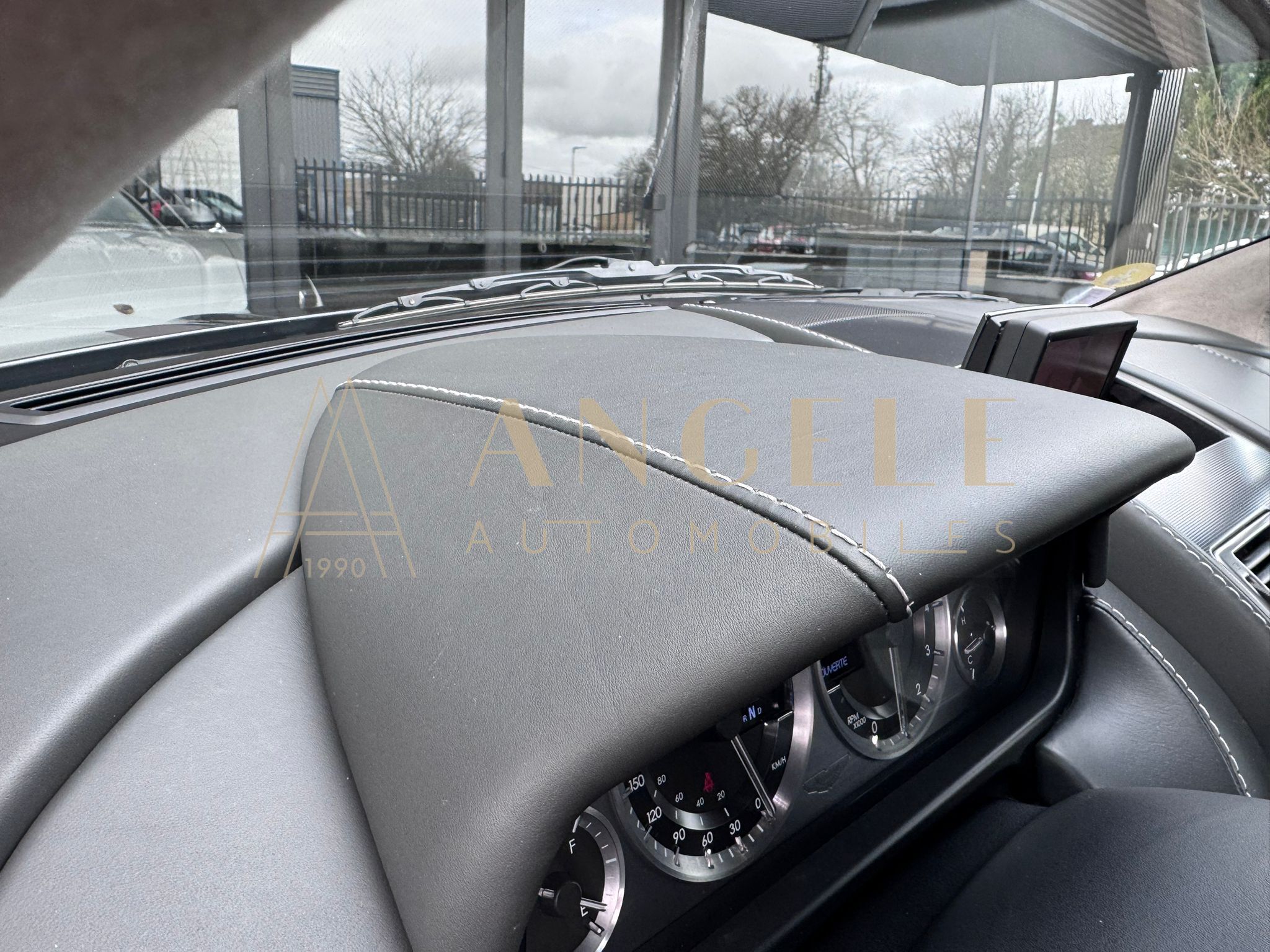 ASTON MARTIN VANTAGE TOULOUSE ANGELE AUTOMOBILES