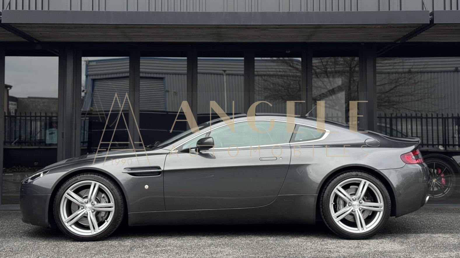 ASTON MARTIN VANTAGE TOULOUSE ANGELE AUTOMOBILES